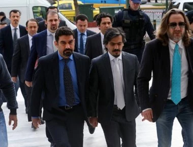 Θέλουν να φύγουν εκτός Ελλάδος οι 8 Τούρκοι αξιωματικοί